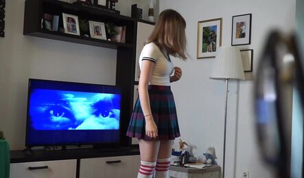 Сводная сестра трахается с братом за очки