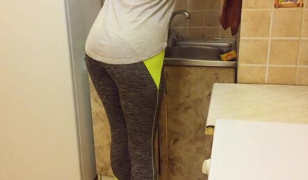 Не смог сдержаться и трахнул симпатичную дену брата