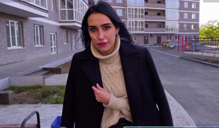 Познакомился с русской давалкой из Воронежа и занялся с ней сексом прямо на улице