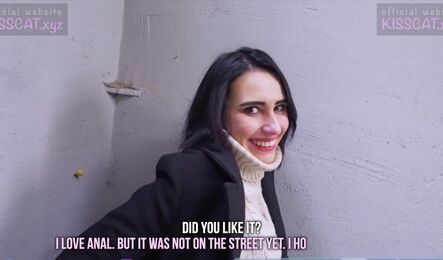 Познакомился с русской давалкой из Воронежа и занялся с ней сексом прямо на улице