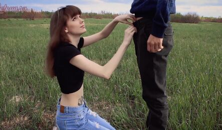 Как друг соблазнил русскую девушку на секс на природе