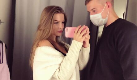 Неожиданный секс в торговом центре с русской красоткой