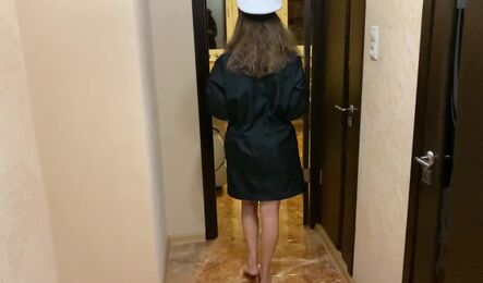 Впустил в дома молодую девушку и отлично с ней зажег