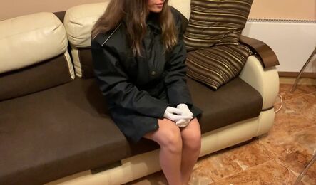 Впустил в дома молодую девушку и отлично с ней зажег