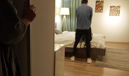 Измена с соседом, пока муж подглядывает