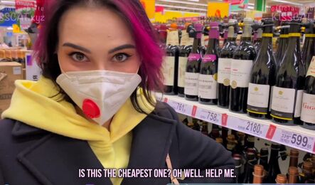 Знакомство с русской давалкой закончилось сексом в туалете