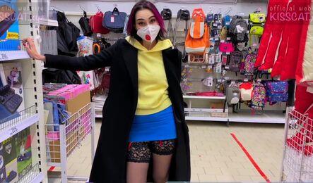 Знакомство с русской давалкой закончилось сексом в туалете