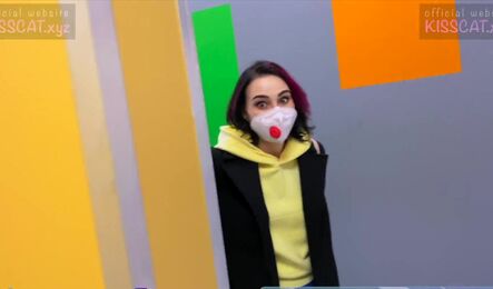 Знакомство с русской давалкой закончилось сексом в туалете