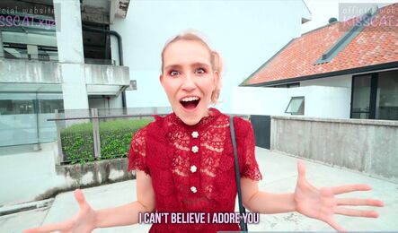 Познакомился с фанаткой и она ему отдалась!