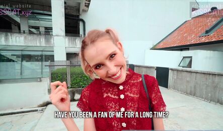 Познакомился с фанаткой и она ему отдалась!