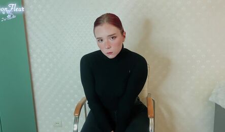 Скромная русская девушка приехала на порно кастинг!