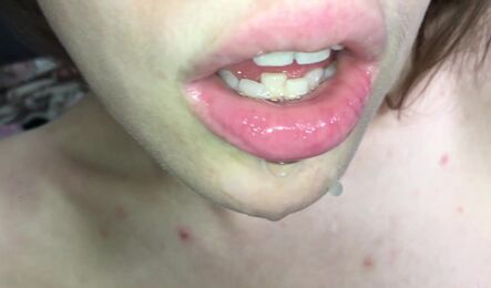 Нам надоело просто дружить и мы решил заниматься сексом!