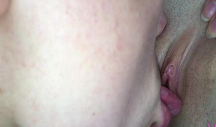 Как русская девушка соблазнила врача на приятный домашний секс!