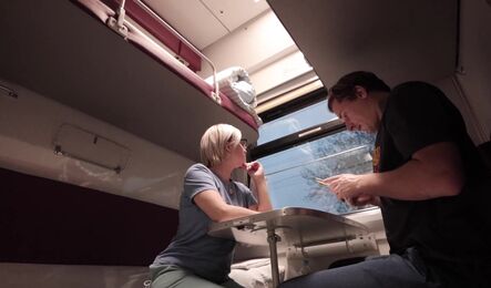 Неожиданный секс в поезде с русской попутчицей!