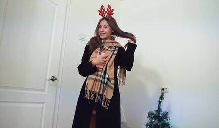 Русское новогоднее порно с окончанием в рот!