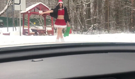 Подкинул незнакомку и заслужил на Новогодний секс!