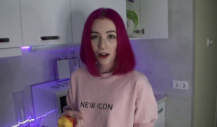 Русский секс с соседкой за вкусную шоколадку!