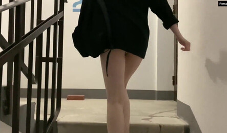 Соблазнил незнакомку на секс прямо в подъезде!