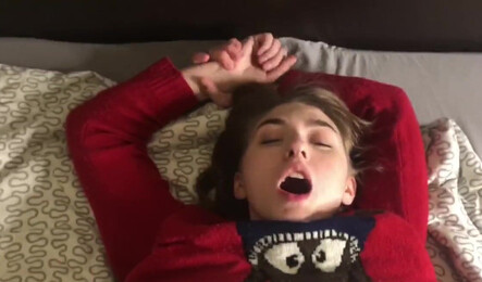 Секс раком с молодой милашкой в домашнем порно видео!