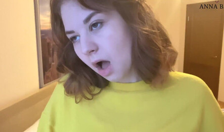 Русская девушка занялась сексом с соседом, чтобы не мастурбировать в одиночку!