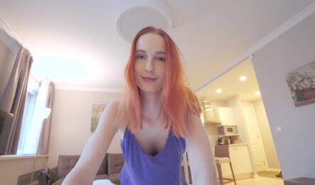 Рыжая русская милашка соблазнила парня на секс, когда захотела спермы в киску!