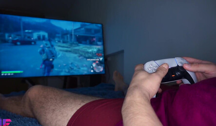 Играть в игры не так интересно как трахать пышную женщину!