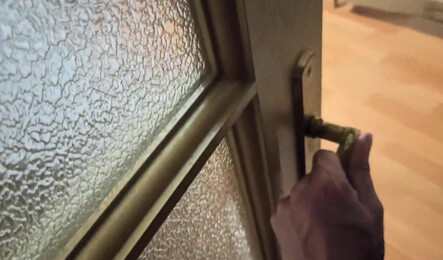 Соседка испугалась грозы и захотела секса!