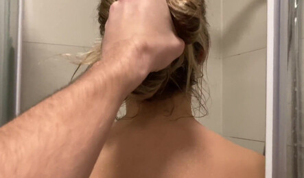 Думала просто сходит в душ, но все закончилось сексом!