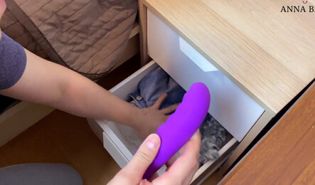 Русская сводная сестра не может найти свою секс игрушку - порно с сюжетом!