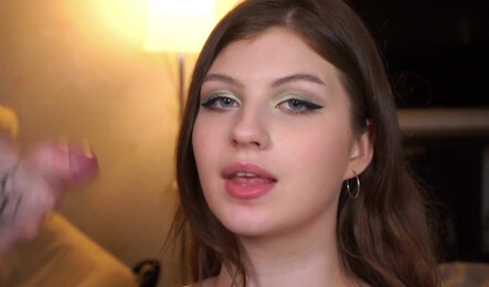 Мой парень книмен, он знает как сделать девушке приятно!