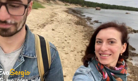 Гулял с девушкой на природе и трахнул со спермой на попу!