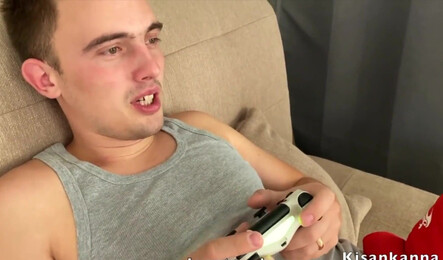 Русская жена заставила мужа делать то что должен!