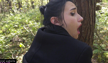 Русская девушка любит трахаться с разными незнакомцами!