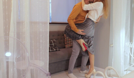 Мой мужчина умеет делать женщине приятно и очень этому рада!