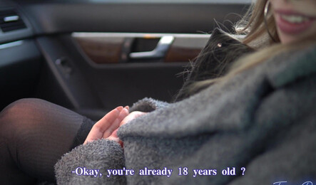 Впустил девушку погреться в машину и получил минет в благодарность!