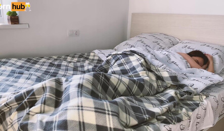 Секс с красивой русской женушкой в позе рачком!