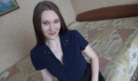 Русская похотливая сестра жены сосет член лучше всех!