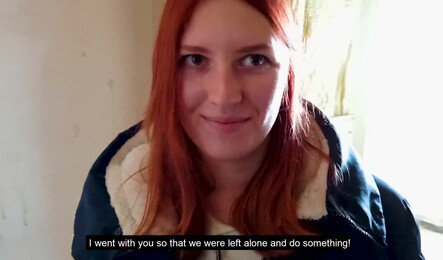 Когда нет возможности трахать подругу дома, всегда можно сделать это в подьезде!