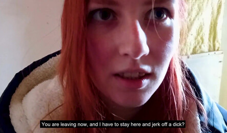 Когда нет возможности трахать подругу дома, всегда можно сделать это в подьезде!