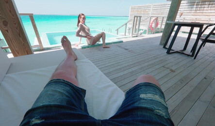 Красивая русская девушка дала красивому парню после шампанского!