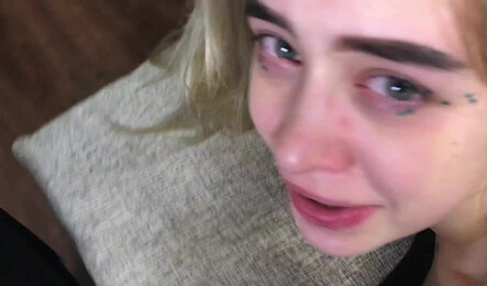 Пока сводная сестра спала брату захотелось секса!