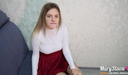 Как милашка разрешила другу-студенту войти в свою попу на первом свидании!