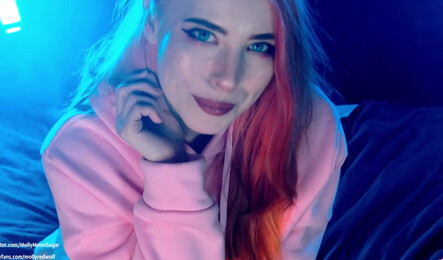 Девушка радует парня приятным минето от которого он просто в восторге!