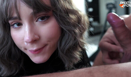 Милая русская студентка соблазняет парня на еблю!