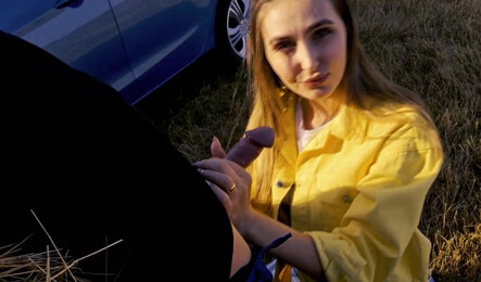 Привез девушку в деревню и трахнул на природе!