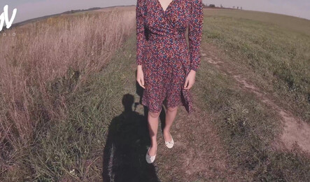 Секс в русских полях с симпатичной подругой