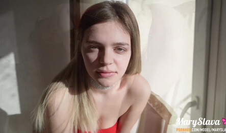 Зимний отдых с милашкой закончился сексом в отеле