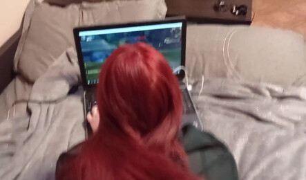 Мой парень всегда хочет секс, даже когда я играю в игру