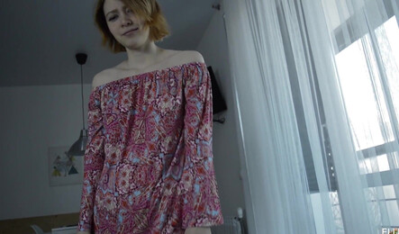 застукала парня на дрочке и захотела секса