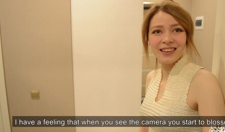 Секс с разговорами с молодой риэлторшей и ее клиентом